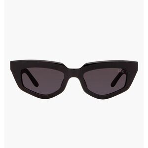 Dezi “On Read” Black Cat-Eye Sunglasses
